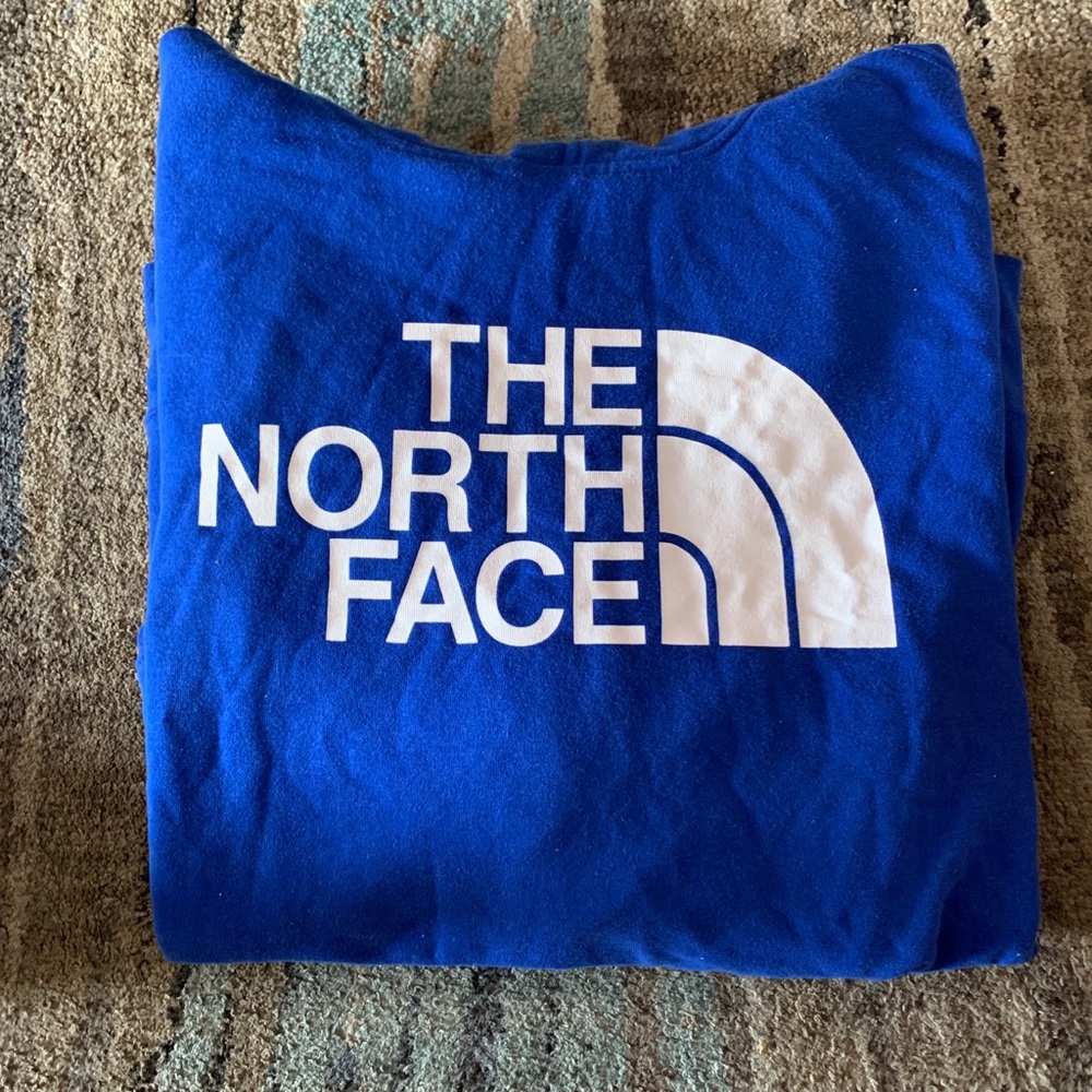 northface sweatshirt with security tag